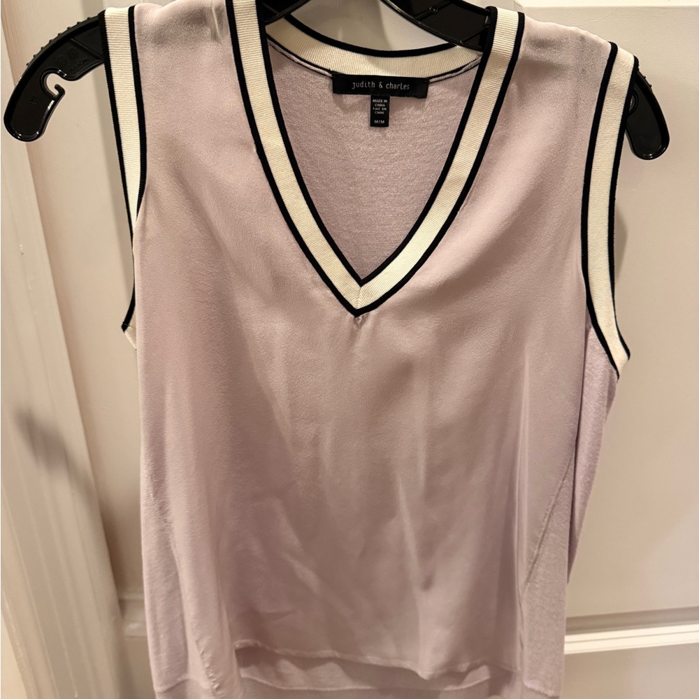 Judith & Charles V-Neck Sleeveless Top - Soft Lavender